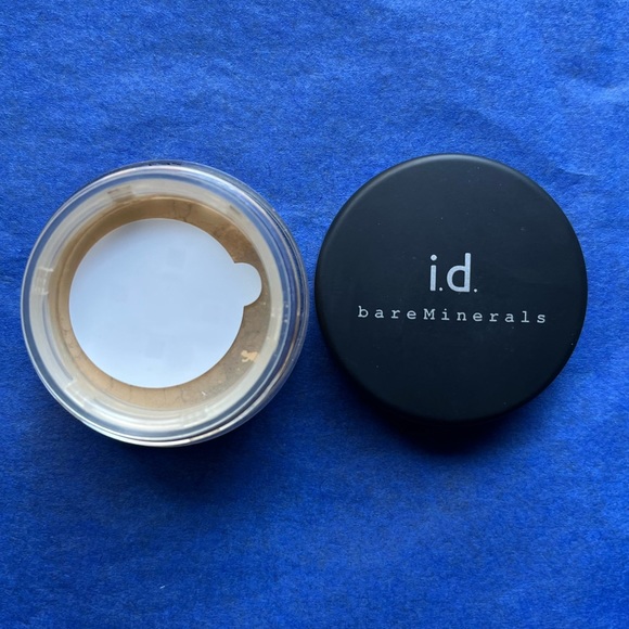 New Bare Minerals eyeshadow in color Starlet Karen 0.2oz loose powder 34176 - Picture 3 of 3